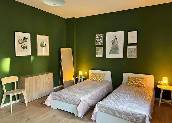 Big Apartment With Parking, 30 Min To Duesseldorf