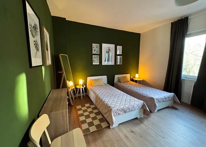 Big Apartment With Parking, 30 Min To Duesseldorf