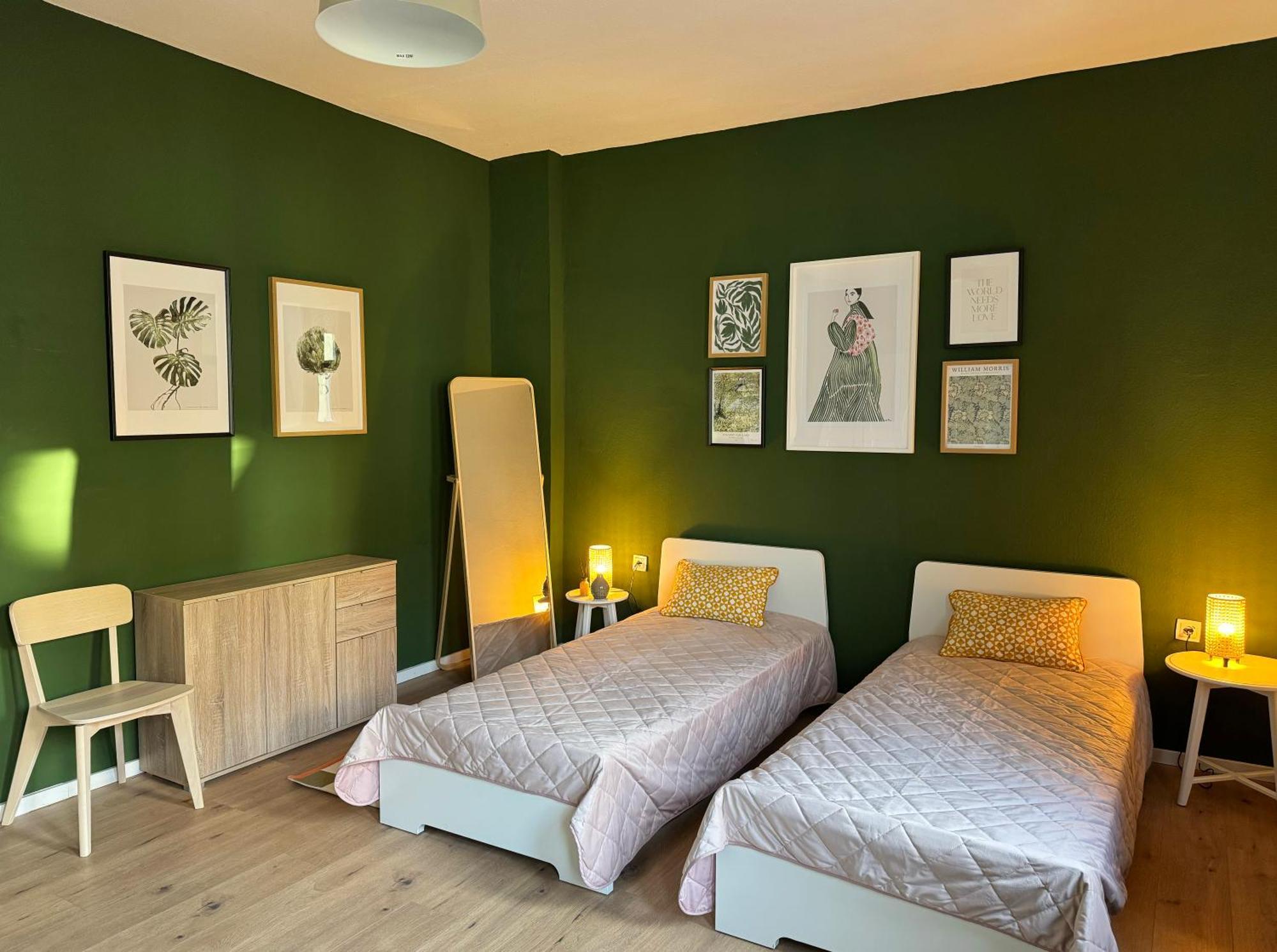 Big With Parking, 30 Min To Duesseldorf Apartment